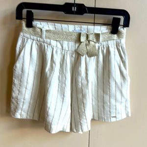 Girls shorts, with belt